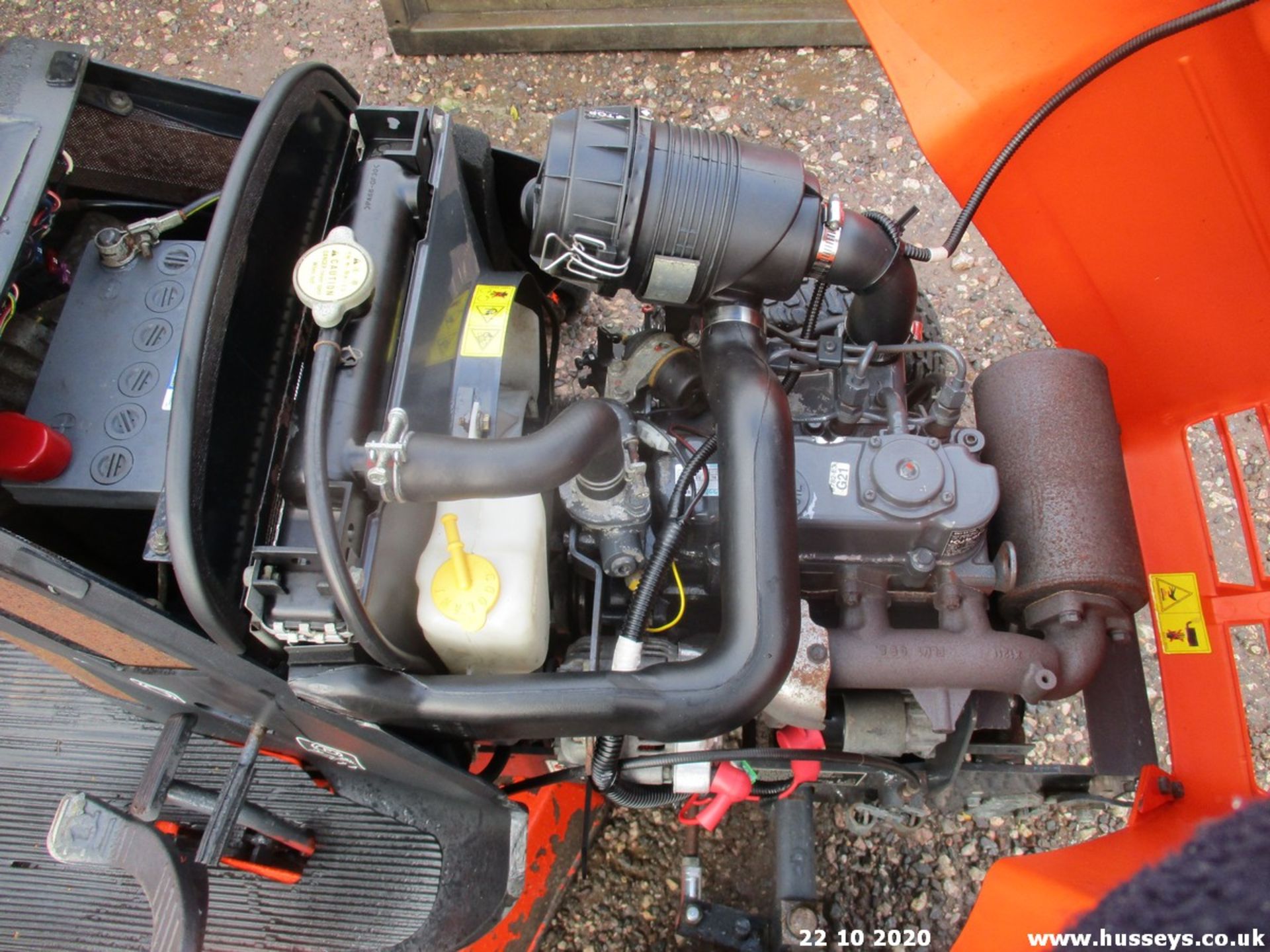 KUBOTA G2160 DIESEL RIDE ON MOWER RDC 2011 - Image 3 of 4