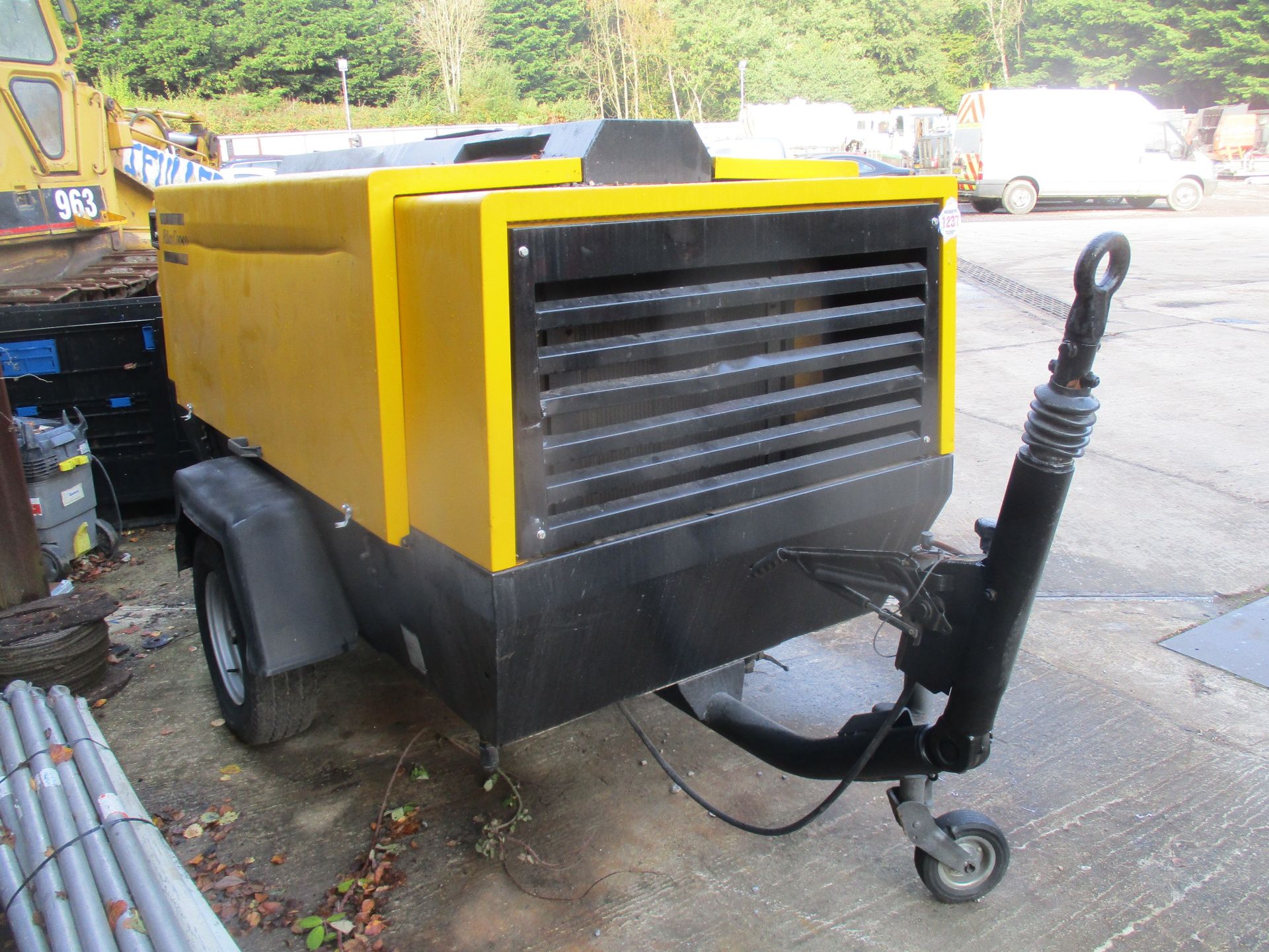 ATLAS COPCO XAS136 DD FAST TOW COMPRESSOR RMA - Image 3 of 10