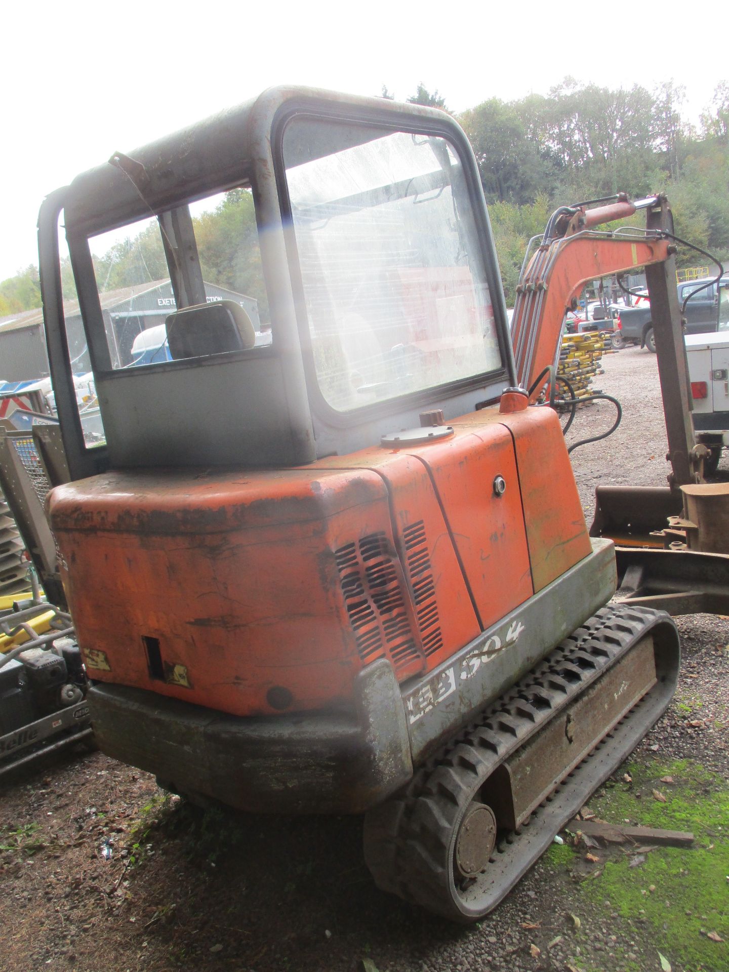 PEL JOB 3 TON DIGGER C/W 3 BUCKETS TRACKED IN - Image 3 of 5