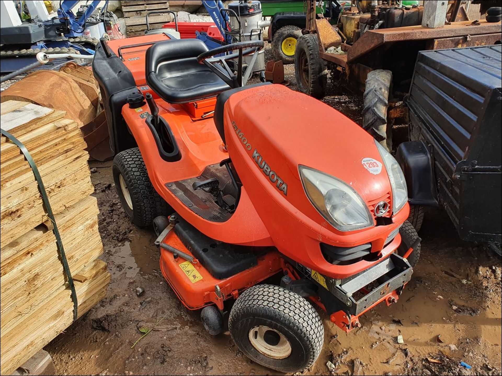 KUBOTA GR1600 RIDE ON MOWER - WITH KEYS