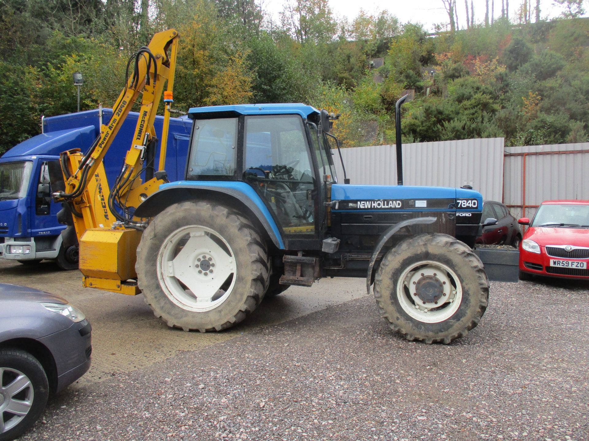 NEW HOLLAND 7840 TRACTOR N650 VFJ SHOWING 2130HRS C/W MCCONNEL PA2060 HEDGE TRIMMER (FROM A DECEASED