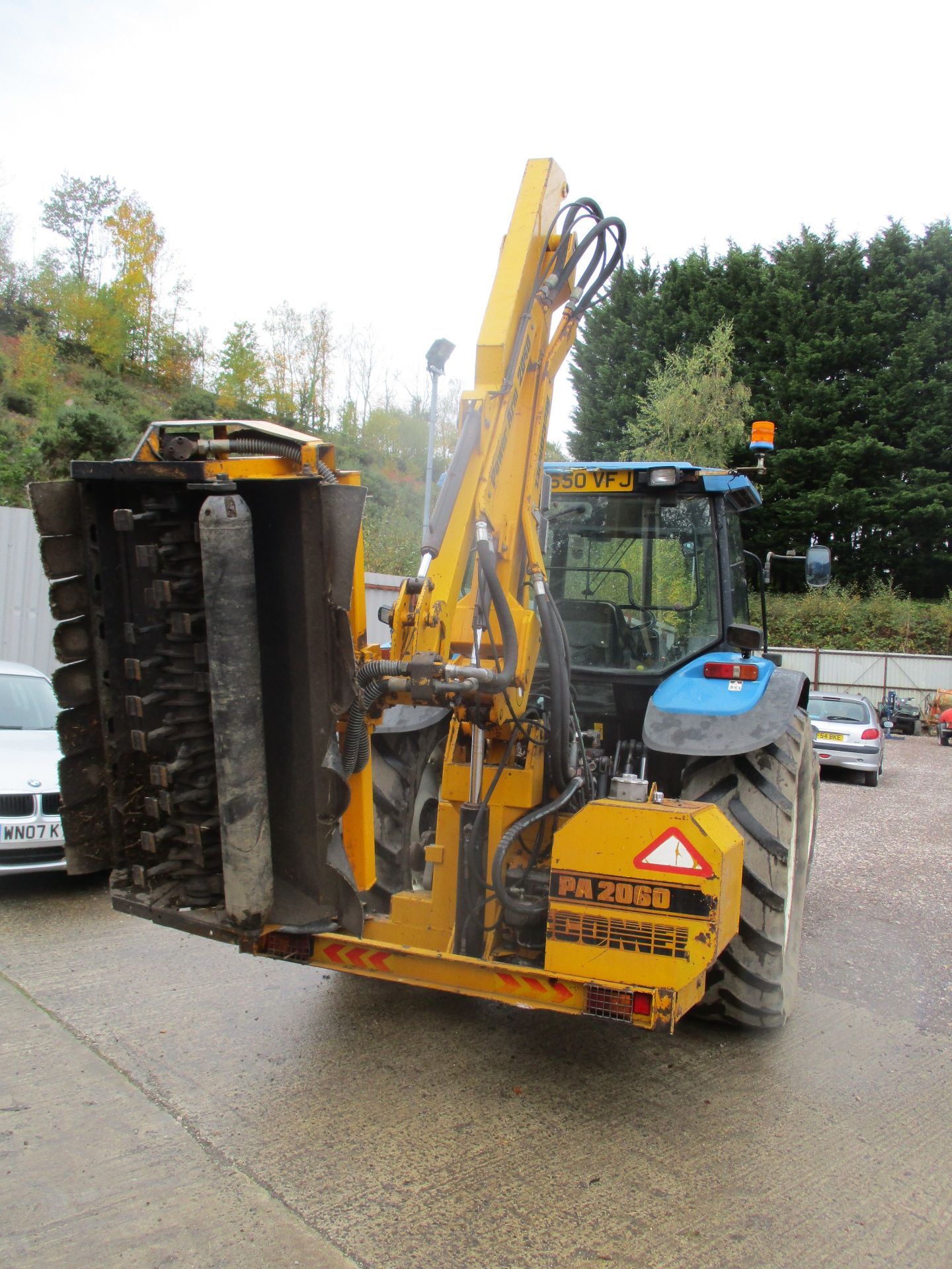 NEW HOLLAND 7840 TRACTOR N650 VFJ SHOWING 2130HRS C/W MCCONNEL PA2060 HEDGE TRIMMER (FROM A DECEASED - Image 5 of 6