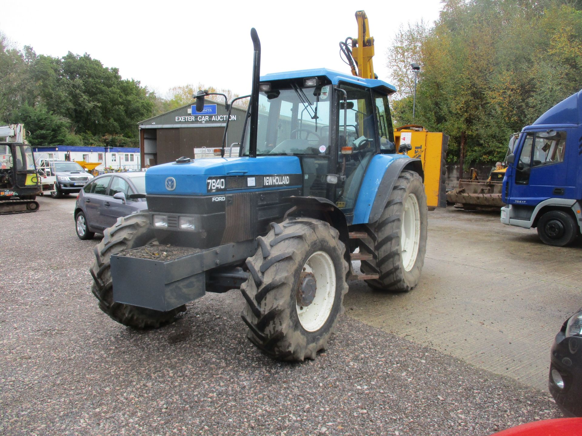 NEW HOLLAND 7840 TRACTOR N650 VFJ SHOWING 2130HRS C/W MCCONNEL PA2060 HEDGE TRIMMER (FROM A DECEASED - Image 2 of 6