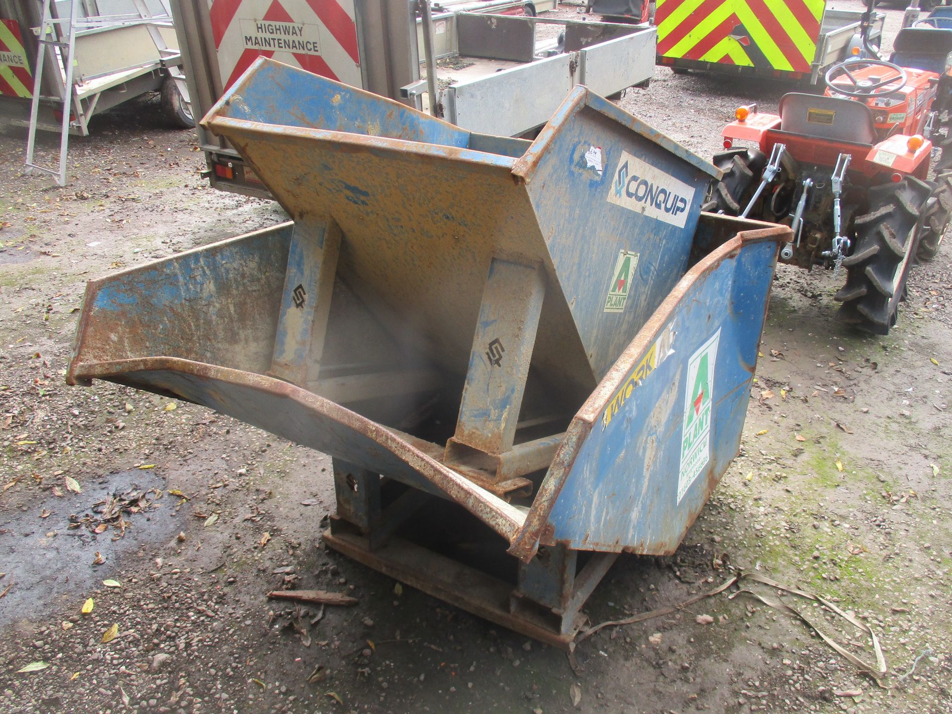 2 CONQUIP FORKLIFT TIPPING SKIPS - Image 3 of 3