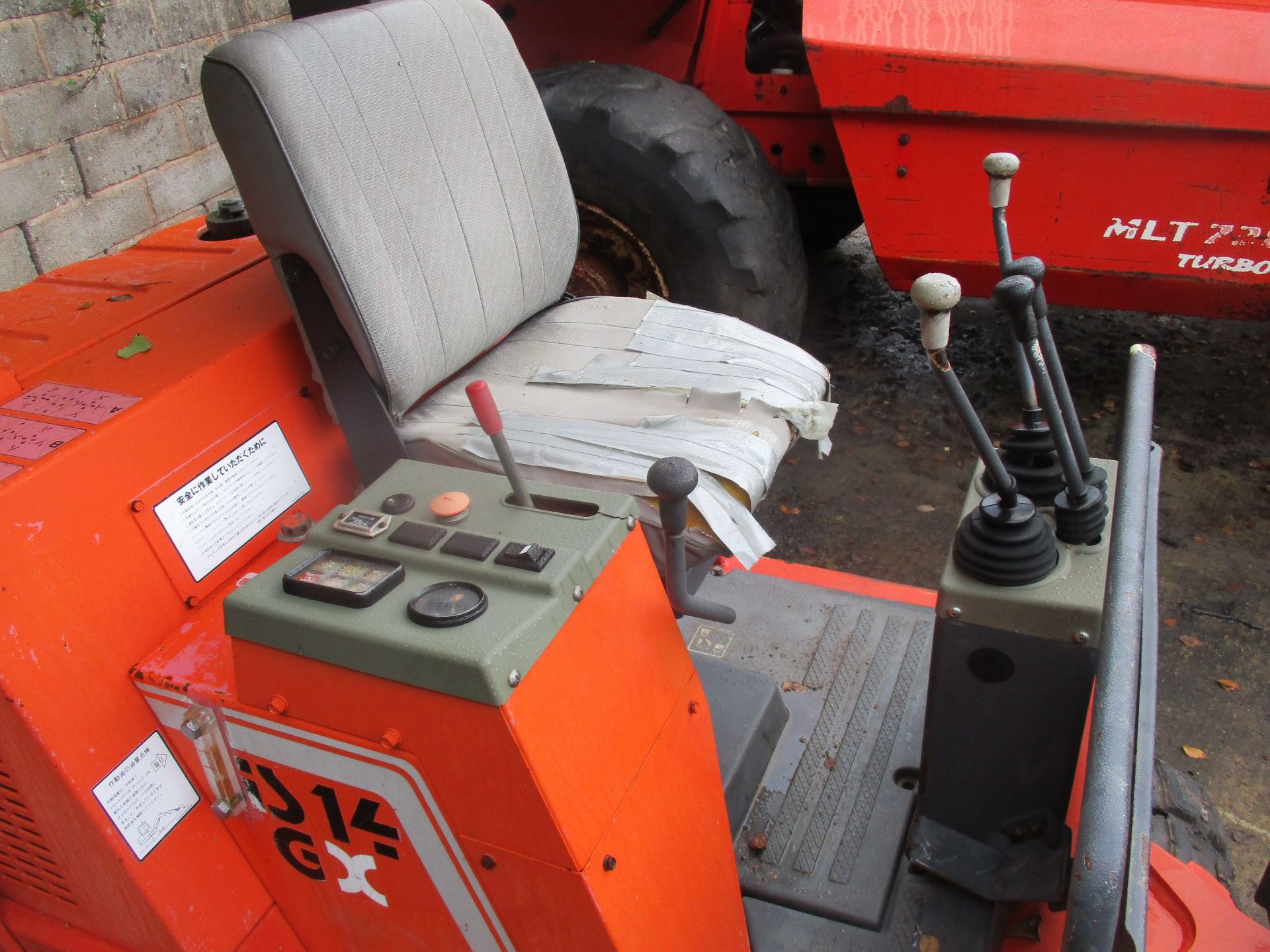 IHI 1.5 TON MICRO DIGGER C/W 1 BUCKET 2500HRS RDD - Image 4 of 5