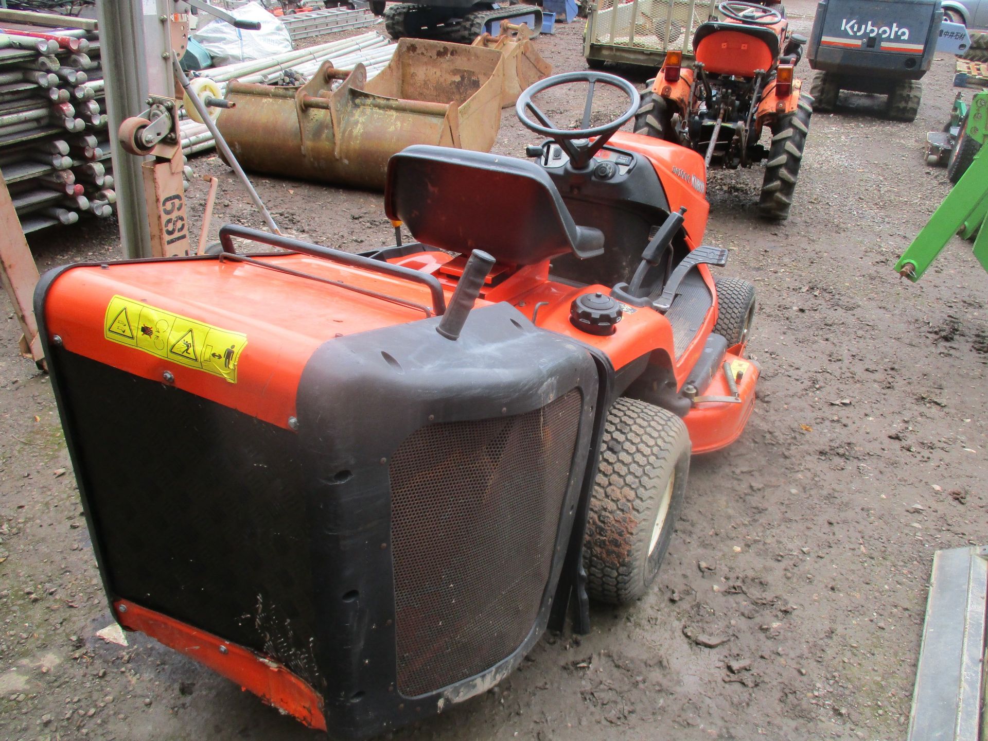 KUBOTA GR1600 RIDE ON MOWER C/W COLLECTOR 0662HRS - Image 3 of 3
