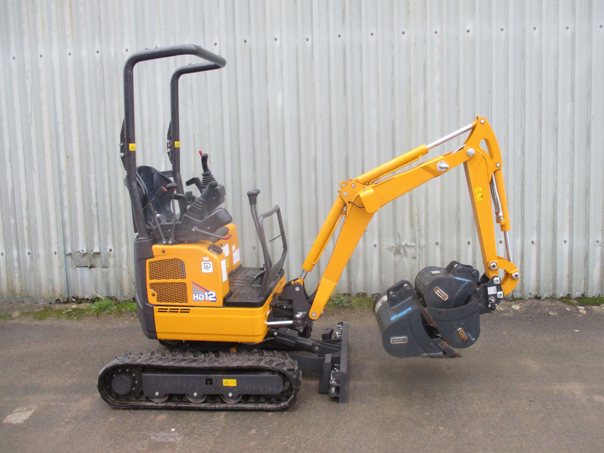 KATO VXE HD 12 MINI DIGGER 2019 UNUSED WITH 7 DELIVERY HOURS, EXPANDING TRACKS & 4 BUCKETS