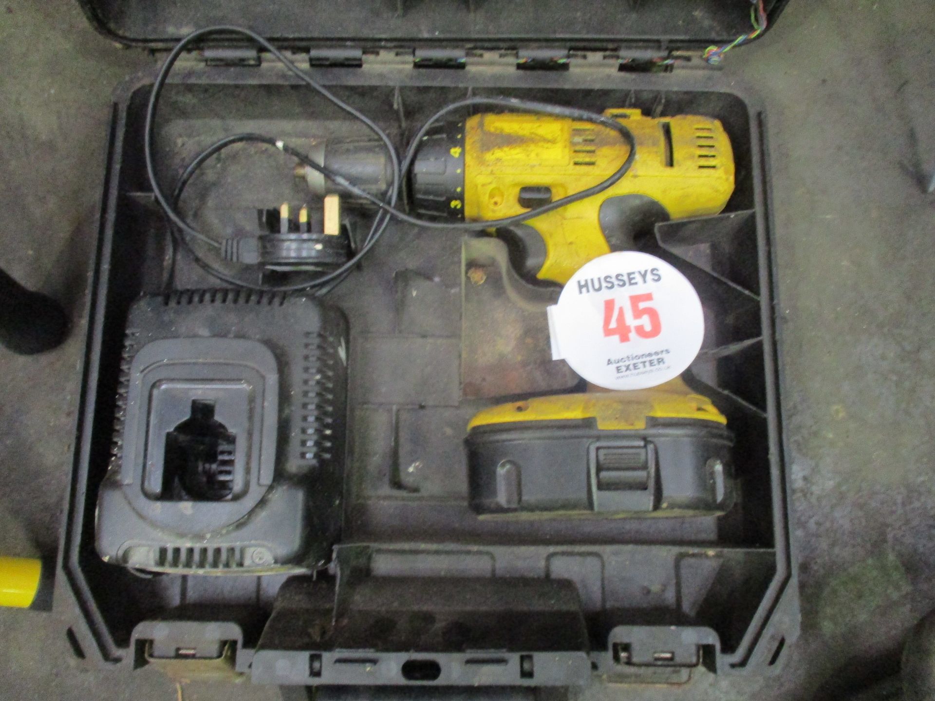 CORDLESS DEWALT DRILL