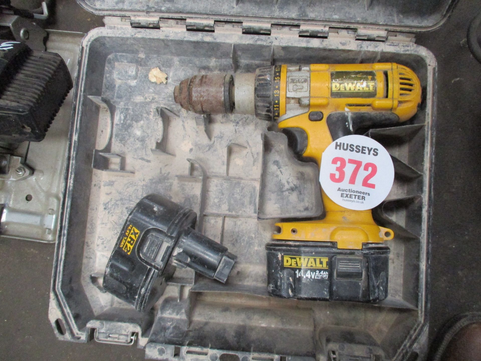 CORDLESS DEWALT DRILL