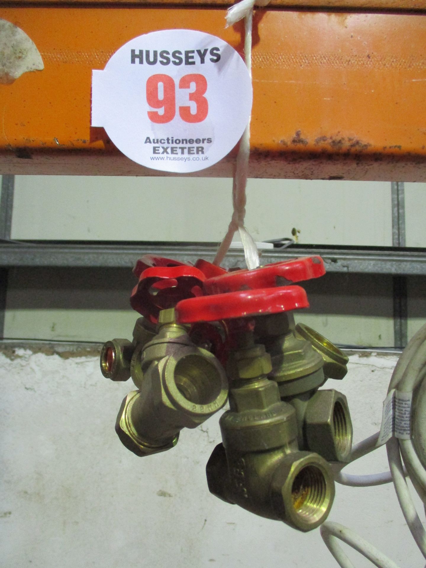 6 BRASS GATE VALVES