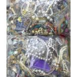 Costume jewellery, 6.6kg