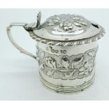 A silver mustard pot, London 1837, 114g, no liner
