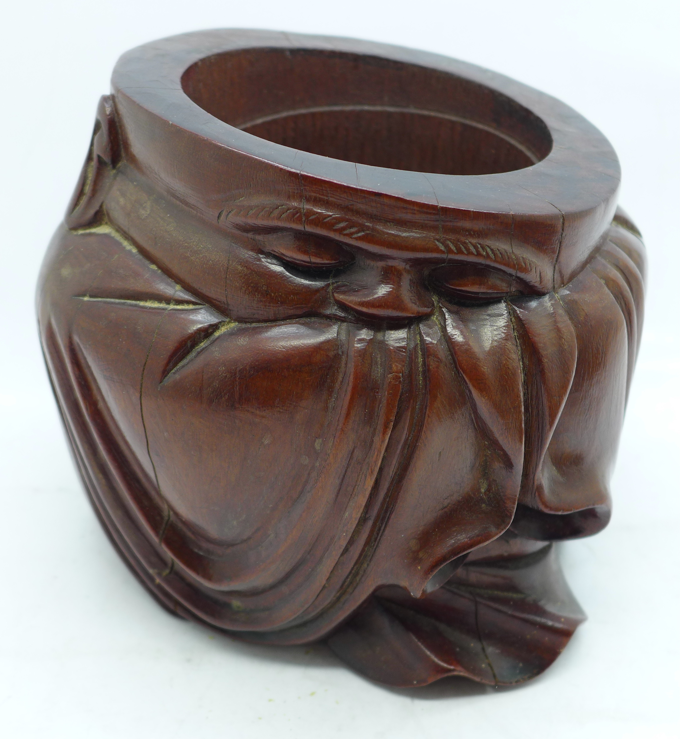 A carved Chinese lidded pot in the form of a sleeping seated elder - Image 3 of 4