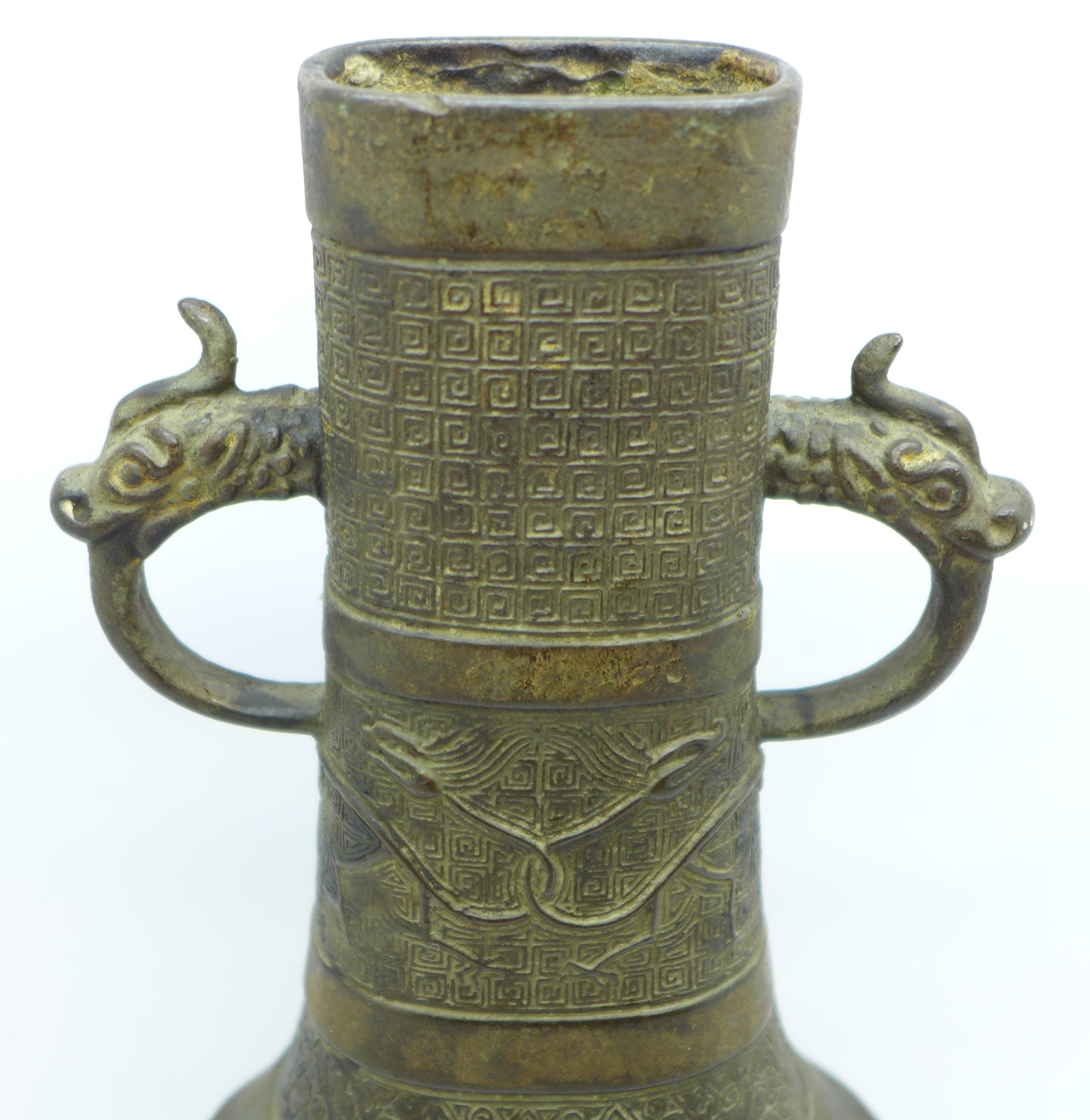 A Japanese bronze vase, 23cm - Image 2 of 4