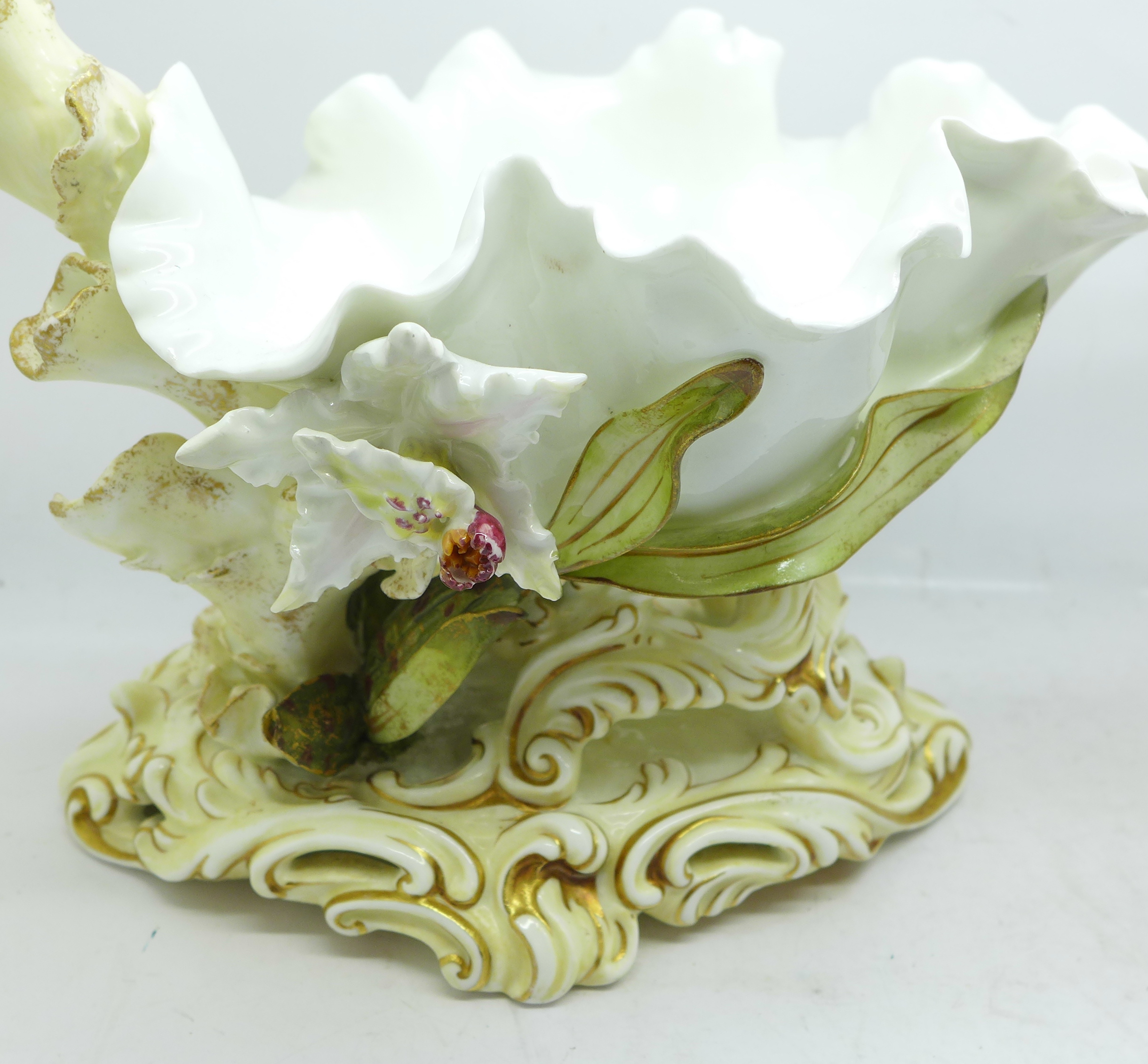 Two Moore Bros. shell shaped ceramic centrepieces - Image 3 of 4