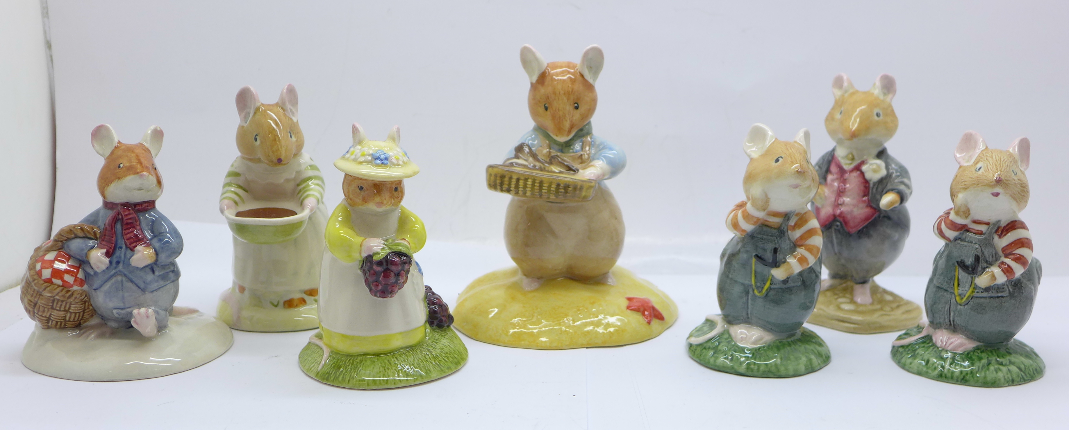 Seven Royal Doulton Brambly Hedge figures