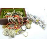 Costume jewellery, 1.43kg