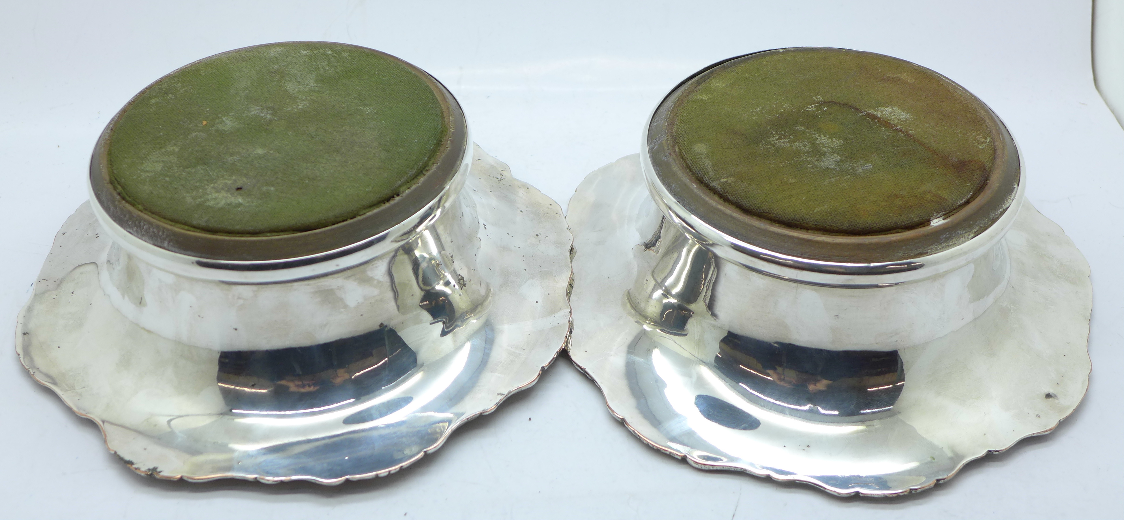 A pair of silver plated wine coasters - Image 3 of 3