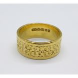 A 22ct gold ring, 6.7g, K