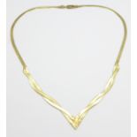 A 9ct gold necklace, 4.9g