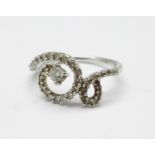 An 18ct gold and diamond ring, 2.9g, N