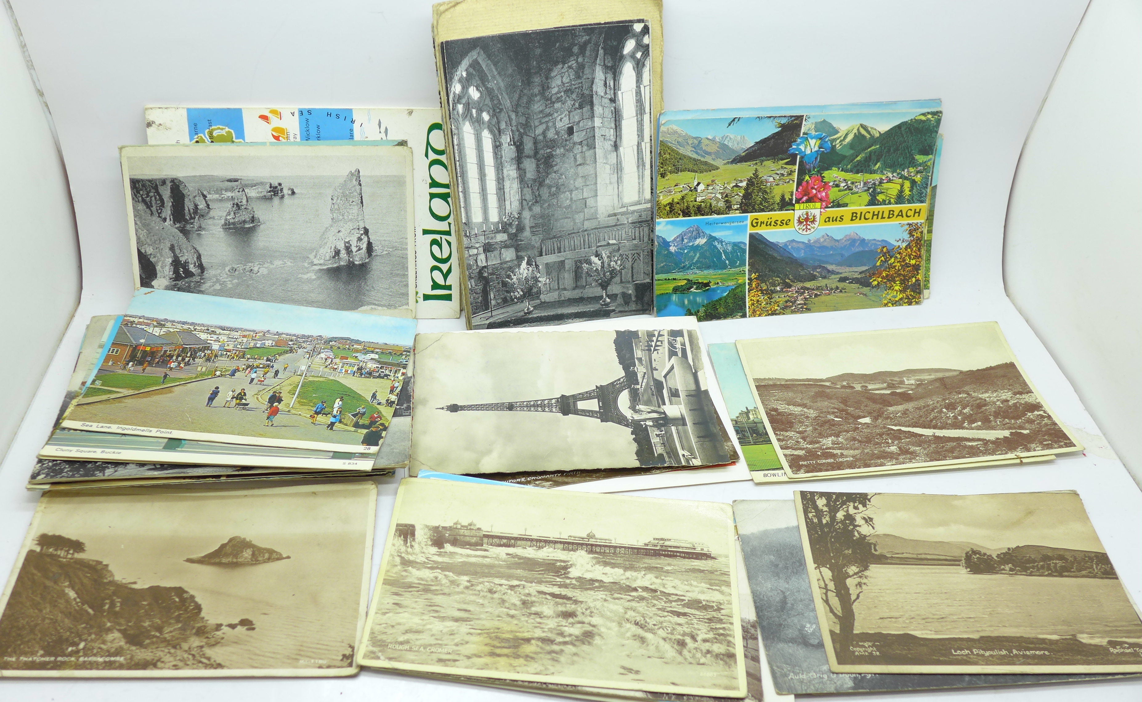 A collection of postcards and some photographs - Image 2 of 2