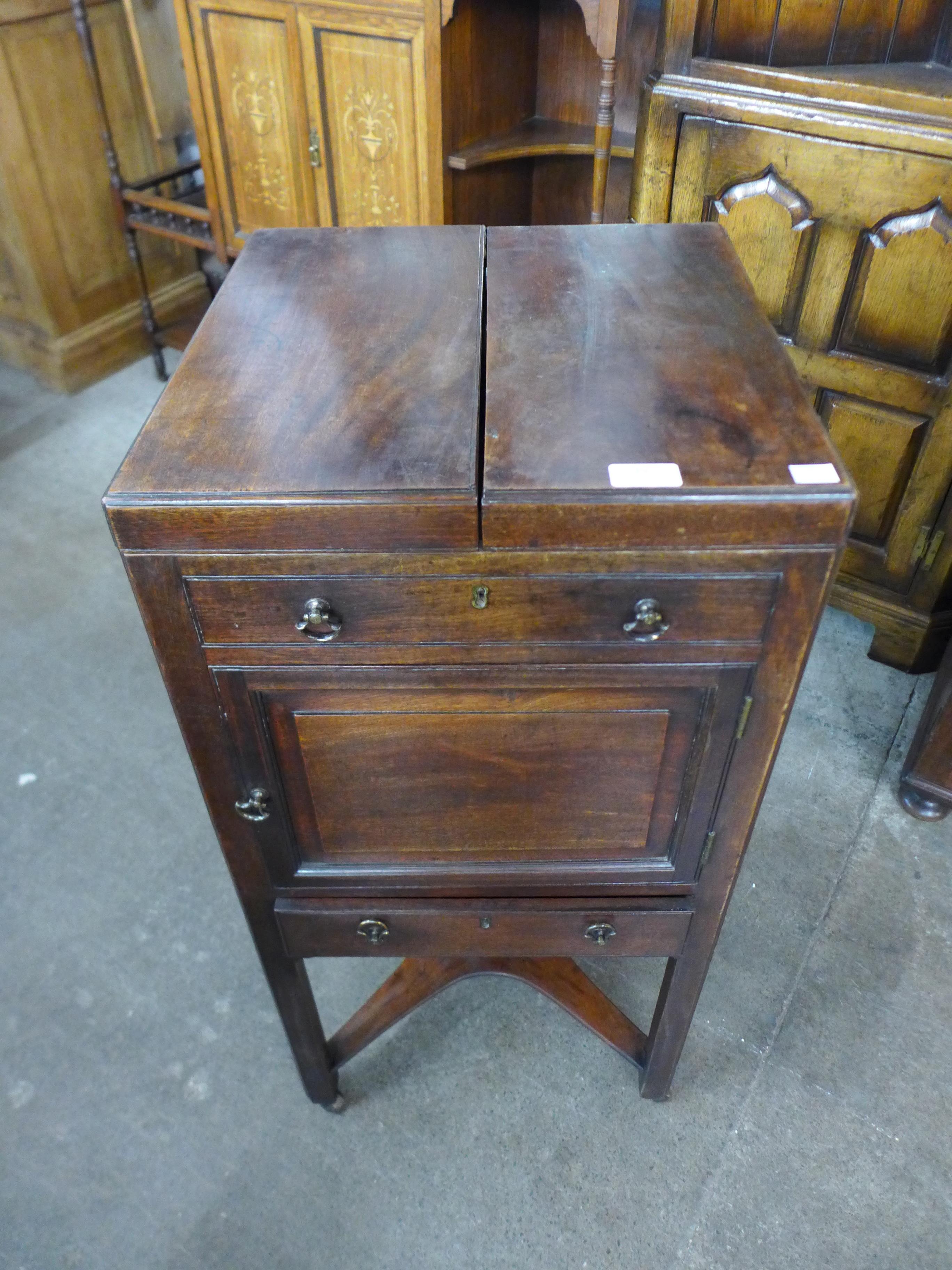 A George III mahogany washstand