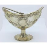 A Victorian silver sugar basket, Sheffield 1868, 194g