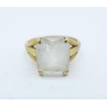 A 9ct gold pale stone ring, 2.8g, H