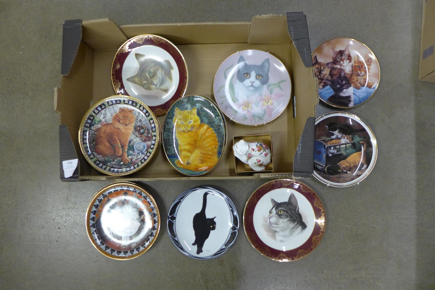 A set of twelve Lesley Anne Ivory's Cats! plates and other cat plates
