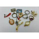 A small collection of Edwardian and later jewellery, some a/f