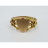 A 9ct gold heart shaped ring, 1.6g, N/O