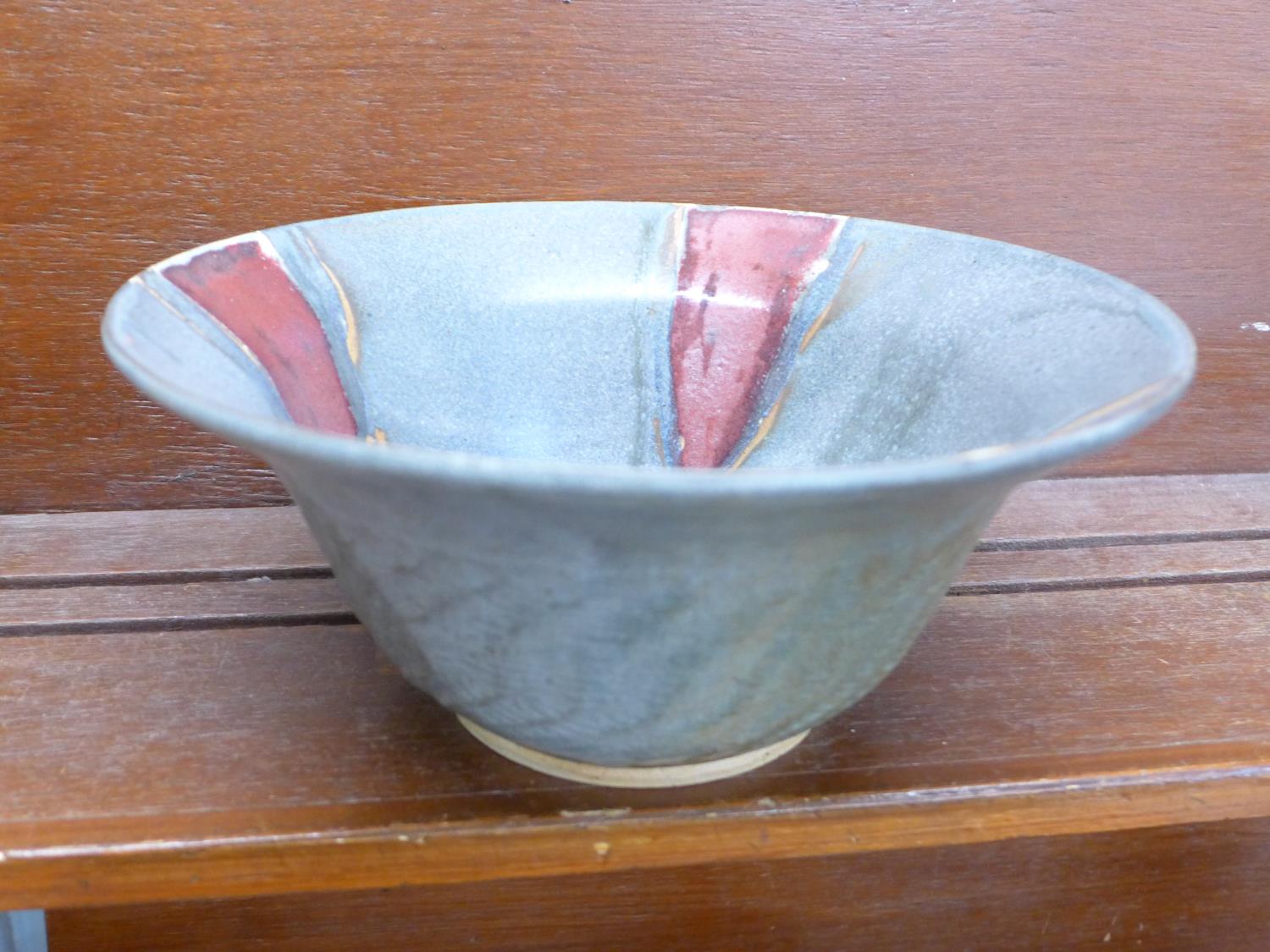 Five items of studio pottery - Image 7 of 8