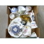 A Coalport blue and white small teapot, Royal Crown Derby pin dishes, Wedgwood, Annsley and other