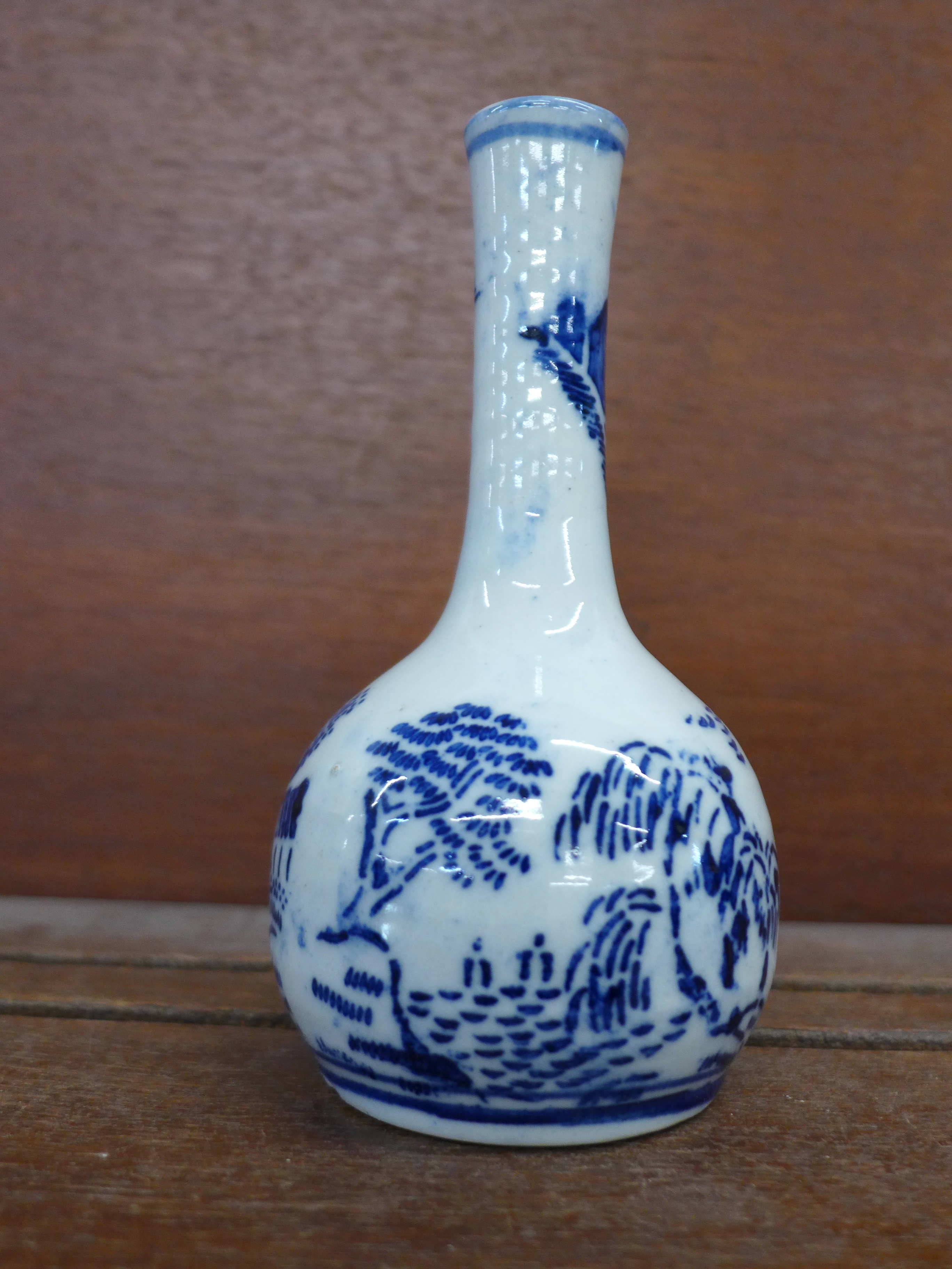 A Booths willow pattern bowl, an oriental blue and white vase, lidded pot and trinket box - Image 4 of 4