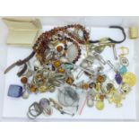 Costume jewellery including two 9ct gold brooches, a/f