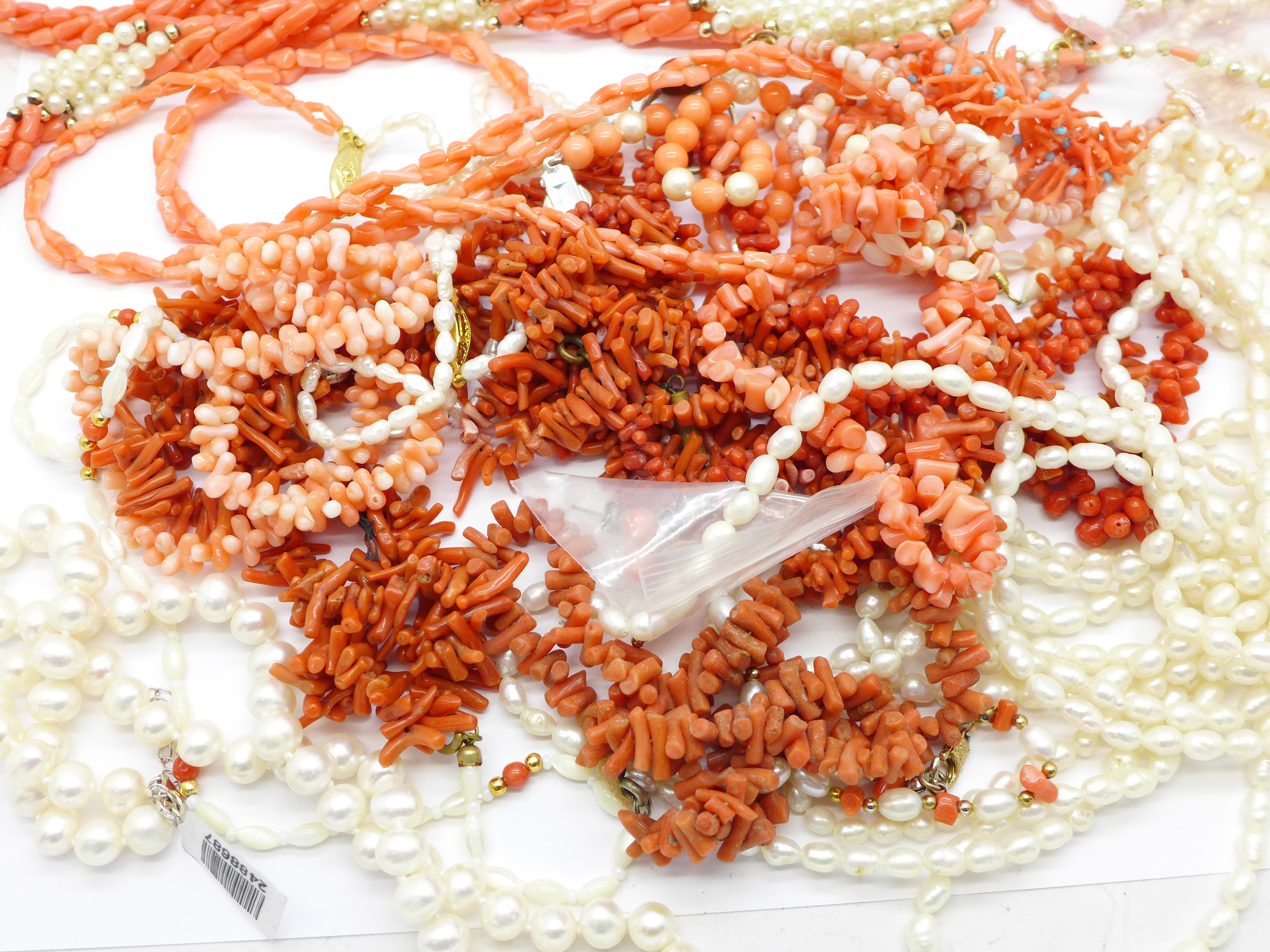 Coral and pearl jewellery - Image 3 of 5