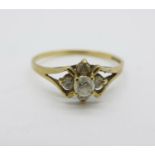 A 9ct gold cluster ring, 1.4g, S