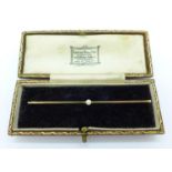 A 9ct gold and pearl brooch, 2.7g, boxed