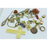 Assorted jewellery and cufflinks