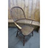 A 19th Century elm and beech Windsor chair