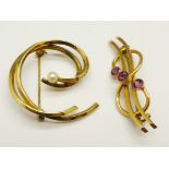 Two 9ct gold brooches, 5.3g