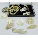 Mother of pearl jewellery, mainly brooches