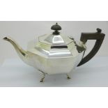 A silver teapot, Birmingham 1927, 588g