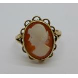 A 9ct gold cameo ring, 2.9g, N