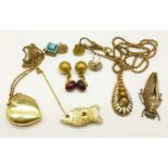 Jewellery including a heart shaped locket