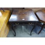 An Edward VII mahogany envelope fold-over card table