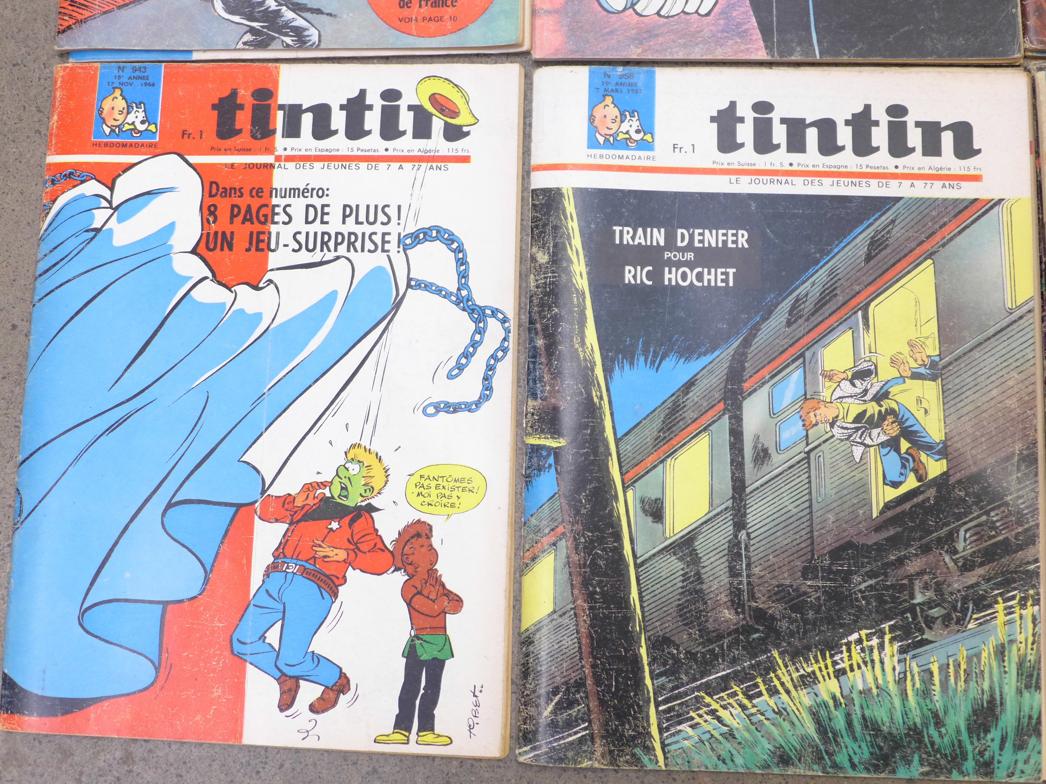 A collection of thirty-five Tintin French edition comics, 1960's - Image 5 of 5