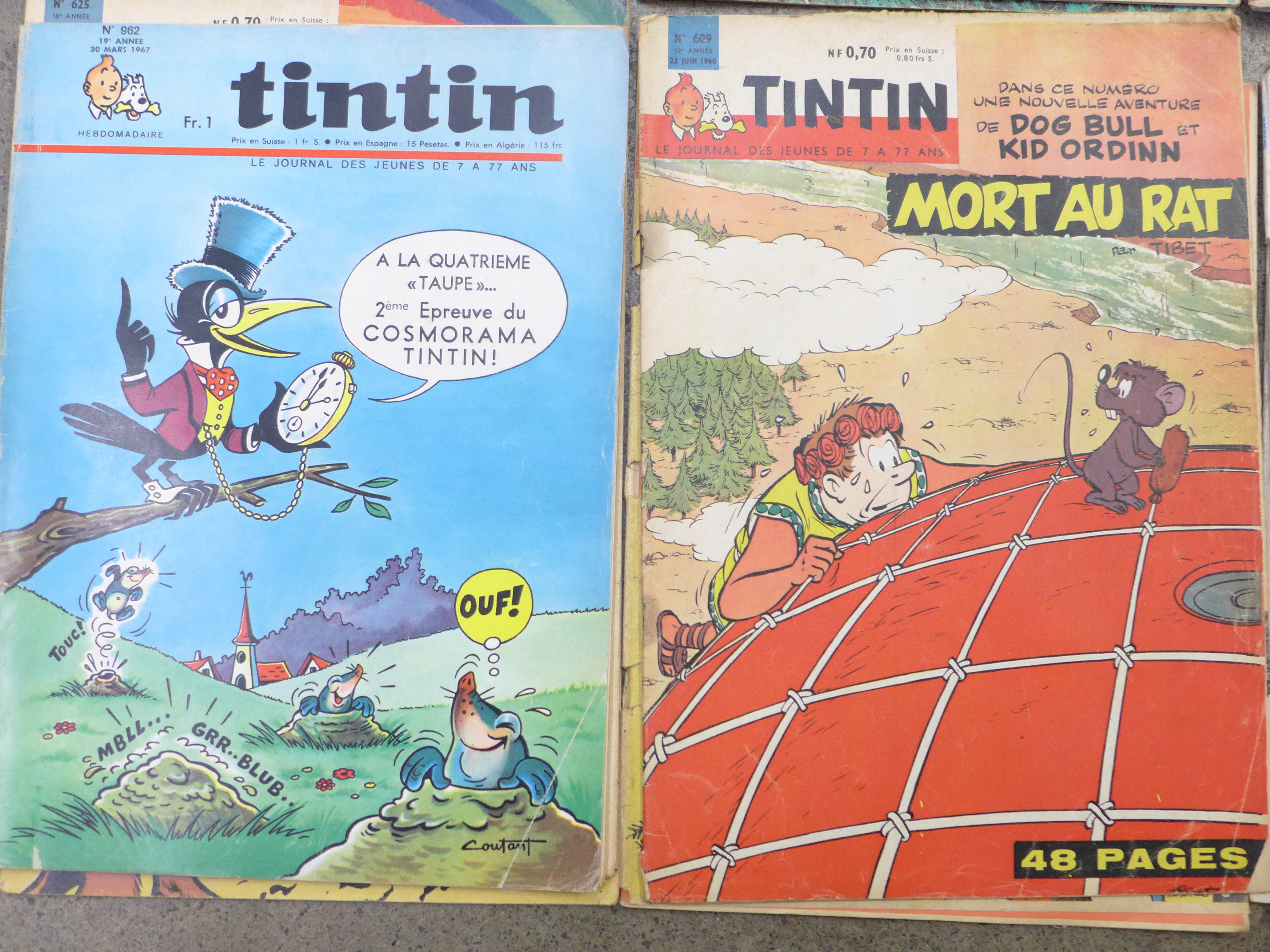 A collection of thirty-five Tintin French edition comics, 1960's - Image 3 of 5