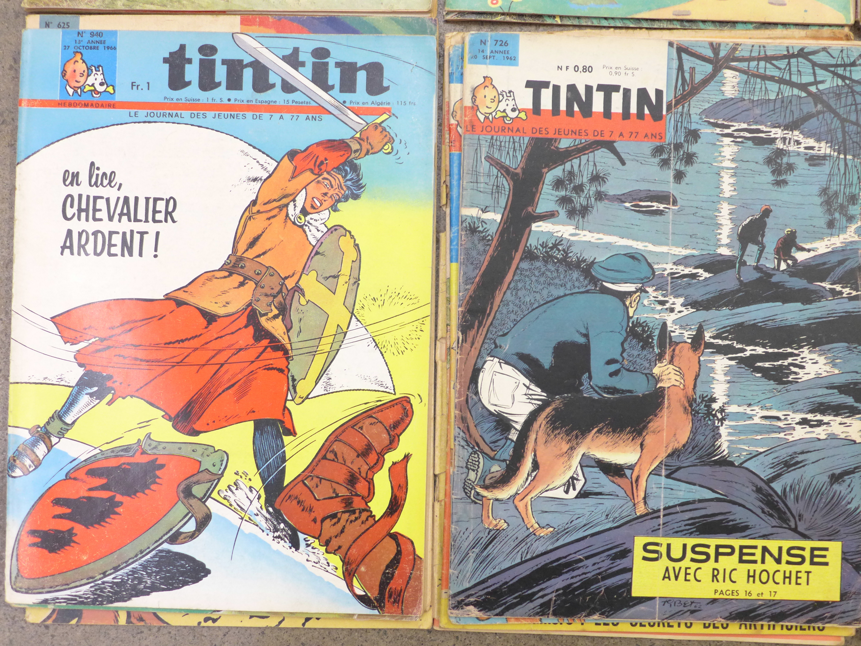 A collection of thirty-five Tintin French edition comics, 1960's - Image 2 of 5